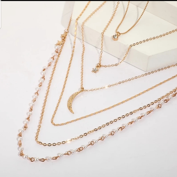 *Jennifer * Layered Moon Necklace - Picture 4 of 6